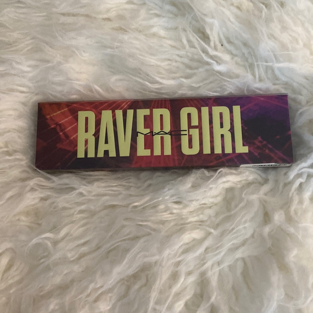 Brand new Raven Girl palette by Mac.